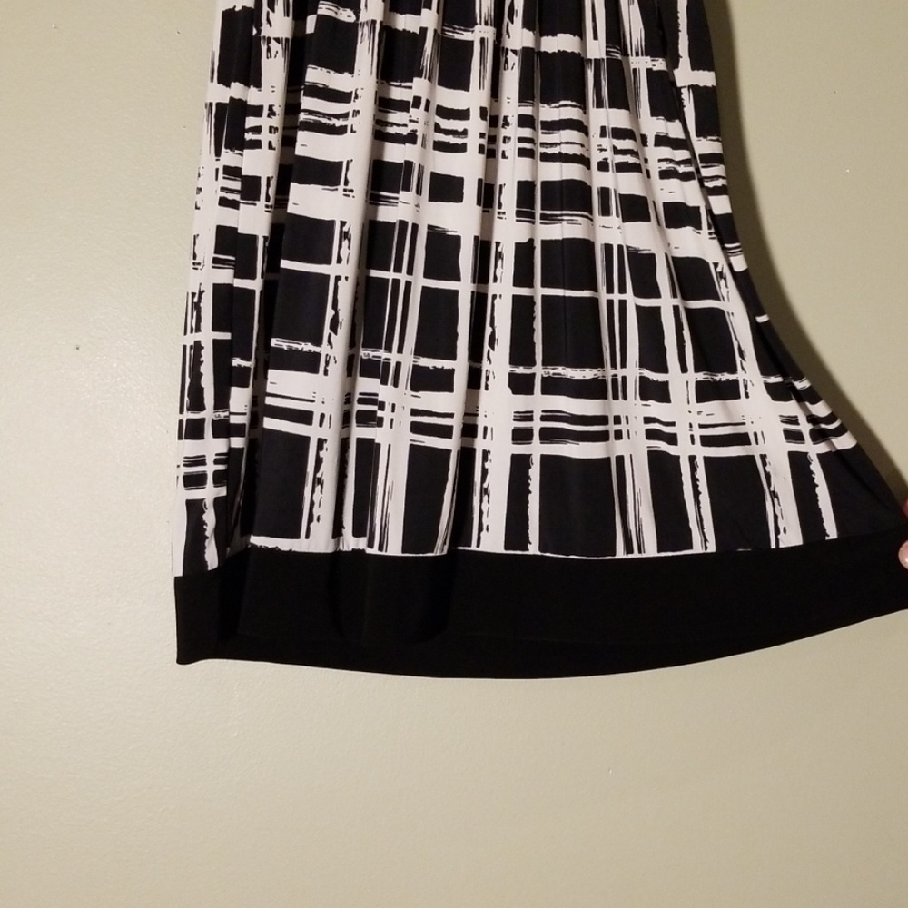 Dress - Picture 4 of 5